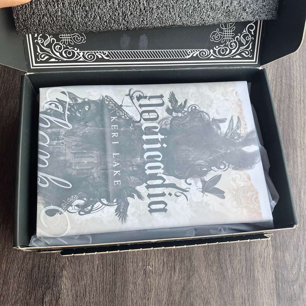 スプレーエッジダストジャケットを使用したロマンチックなストーリーブックの印刷